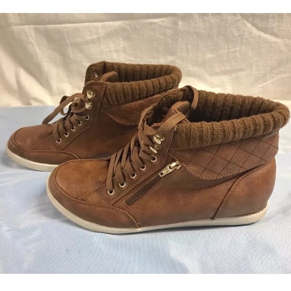 Womenās Arizona size 10 Booties - Picture 7 of 7